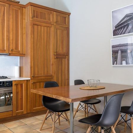 Villa A Beautiful 2 Bdr House In The Heart Of Plaka Athen Exterior foto